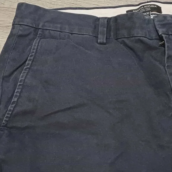 Banana Republic Men's 33X32 Chino Pants - Picture 6 of 7